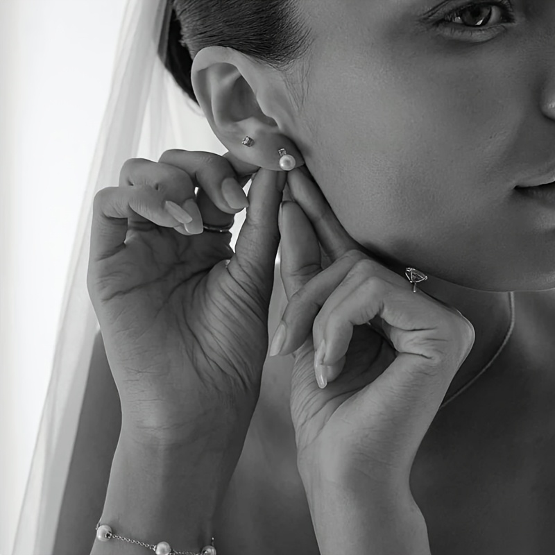 Freshwater Pearls Stud Earrings Classical Queen Style for Party